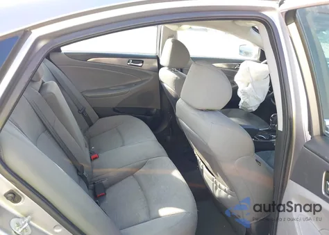 2012 Hyundai Sonata z USA, uszkodzony, nr VIN KMHEC4A48CA045817